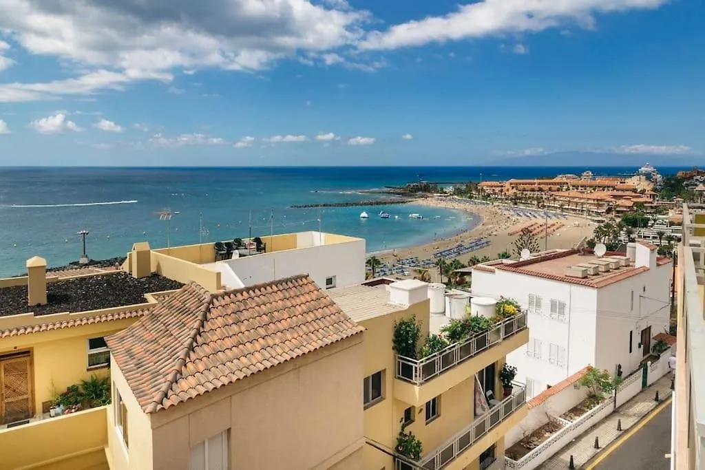 In The Center Of Los Cristianos ספרד